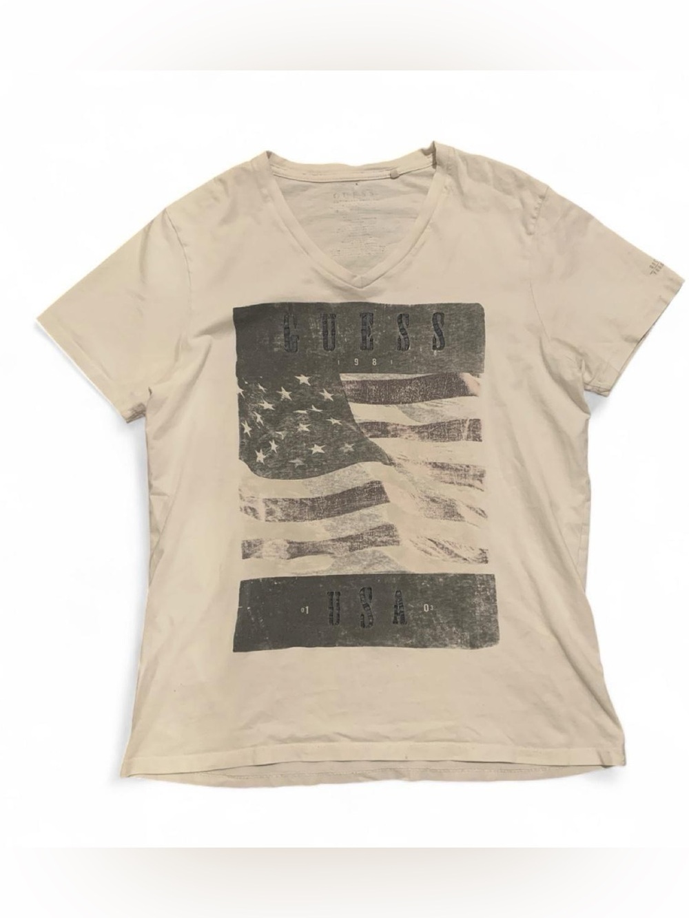 2000s White Guess USA t shirt with American flag graphic